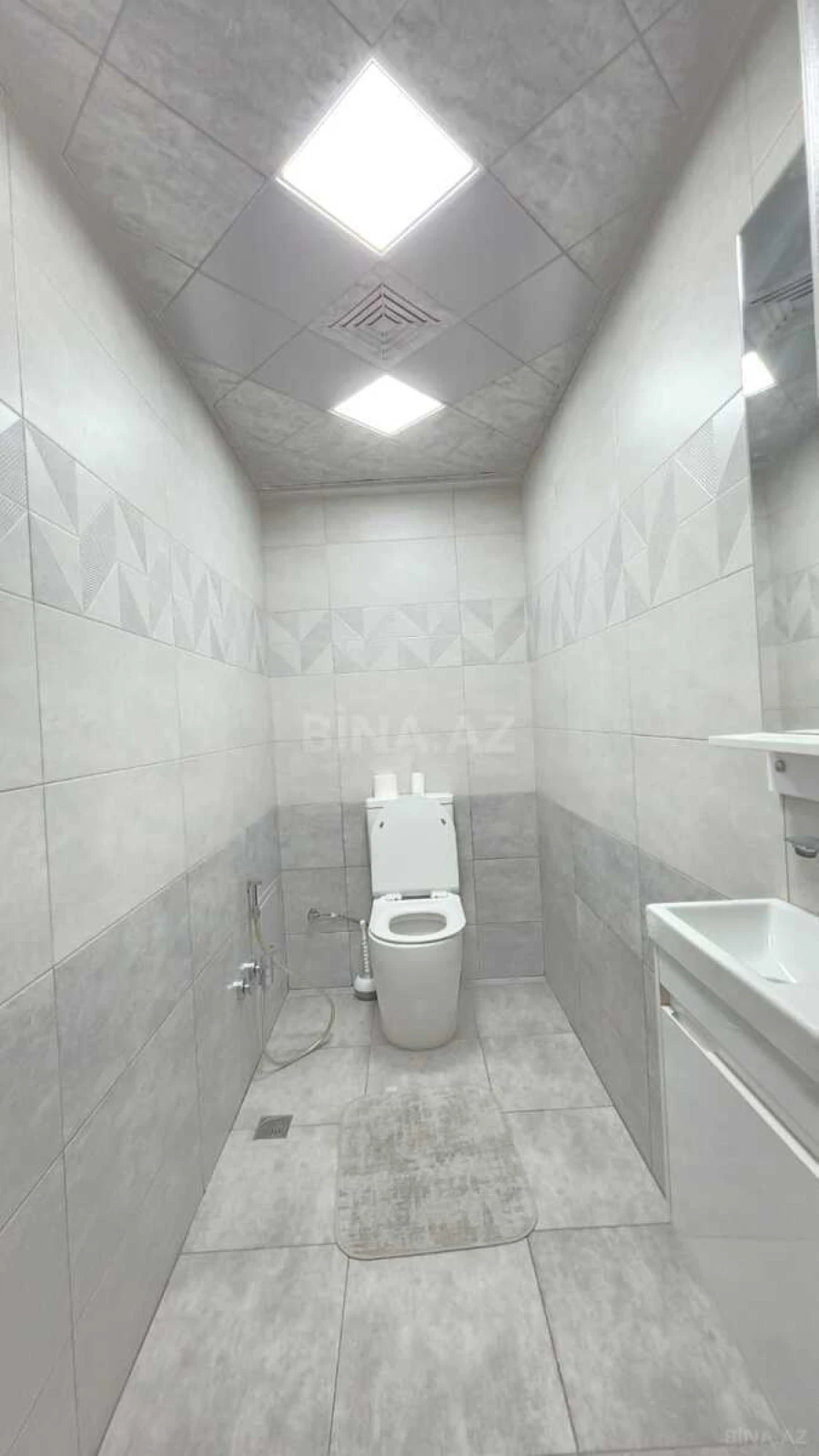 Satılır 2 otaqlı mənzil 101 m²