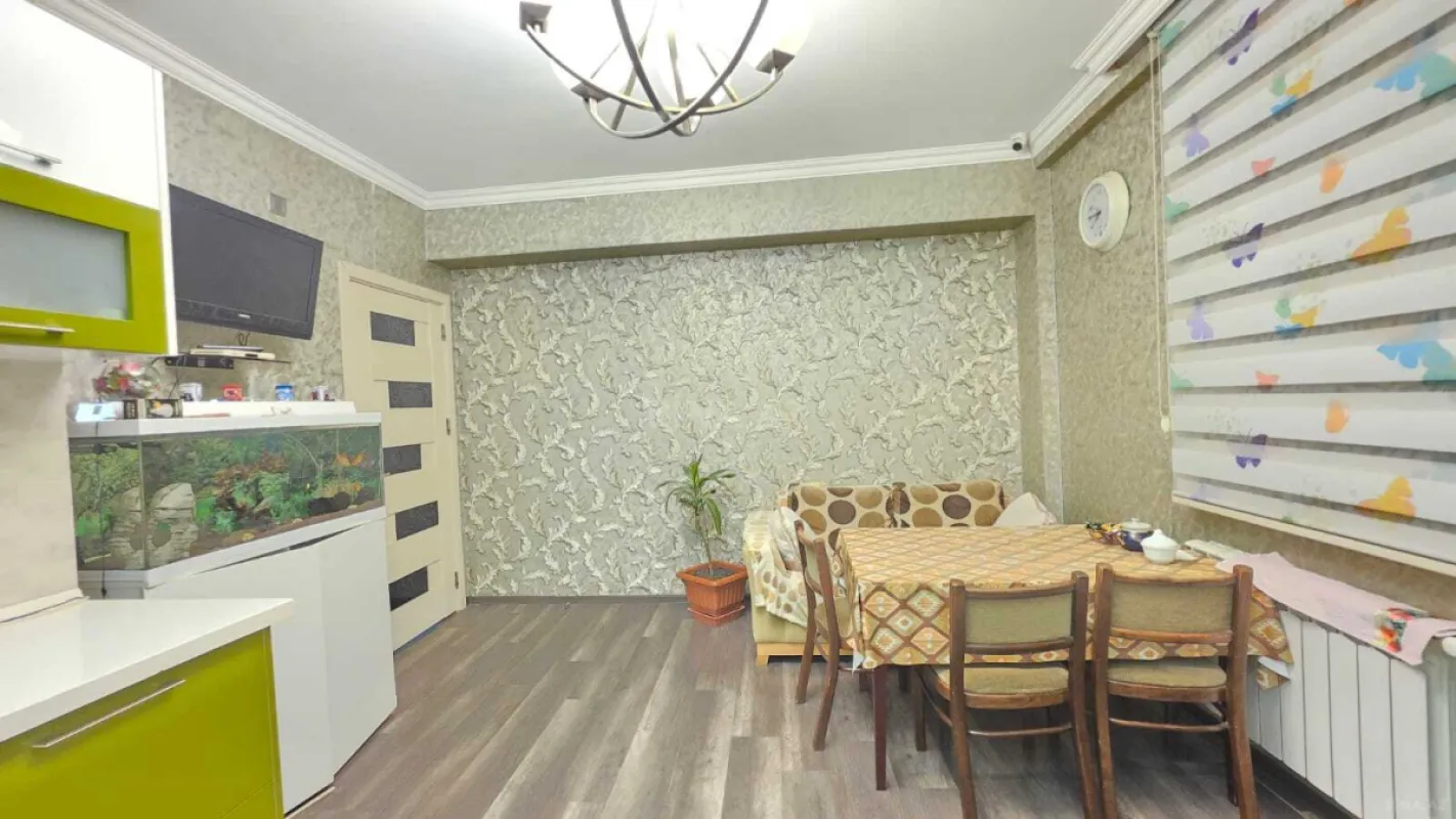 Satılır 2 otaqlı mənzil 101 m²