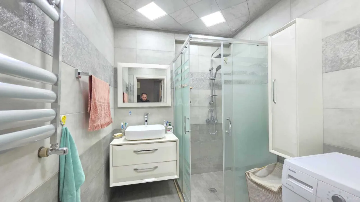 Satılır 2 otaqlı mənzil 101 m²