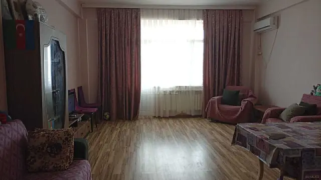 Satılır 3 otaqlı mənzil 114 m²