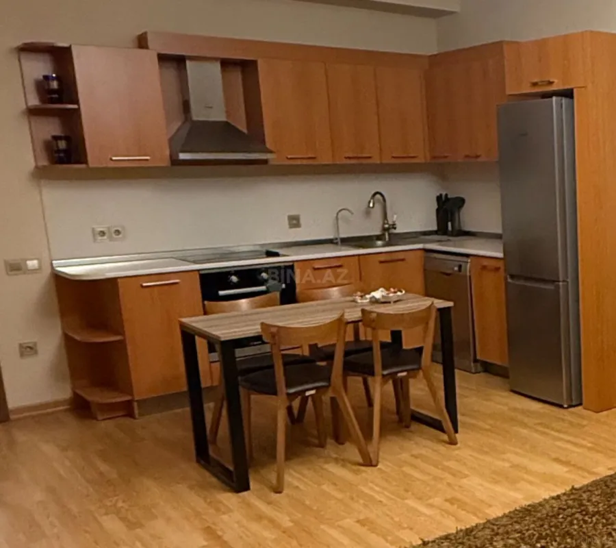 Kirayə verilir 2 otaqlı mənzil 98 m²