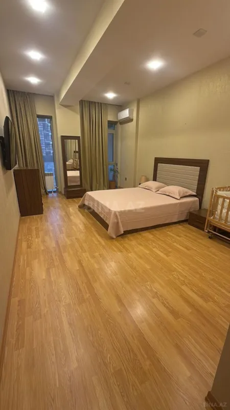 Kirayə verilir 2 otaqlı mənzil 98 m²