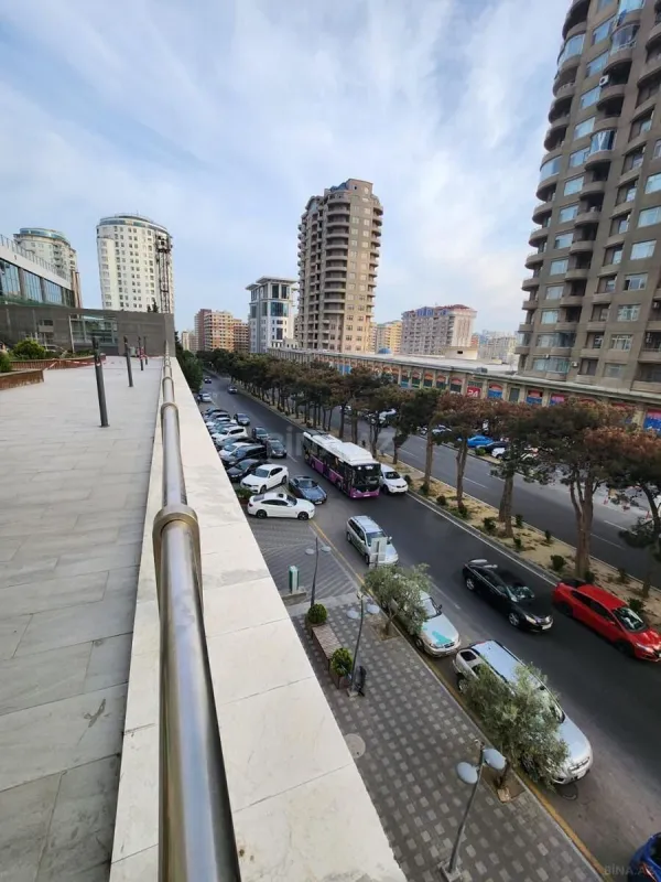 Kirayə verilir 2 otaqlı mənzil 98 m²