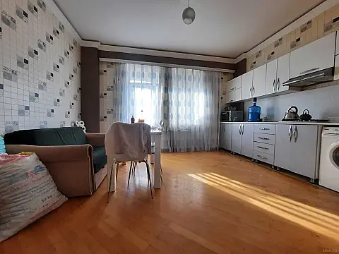 Satılır 3 otaqlı mənzil 141 m²