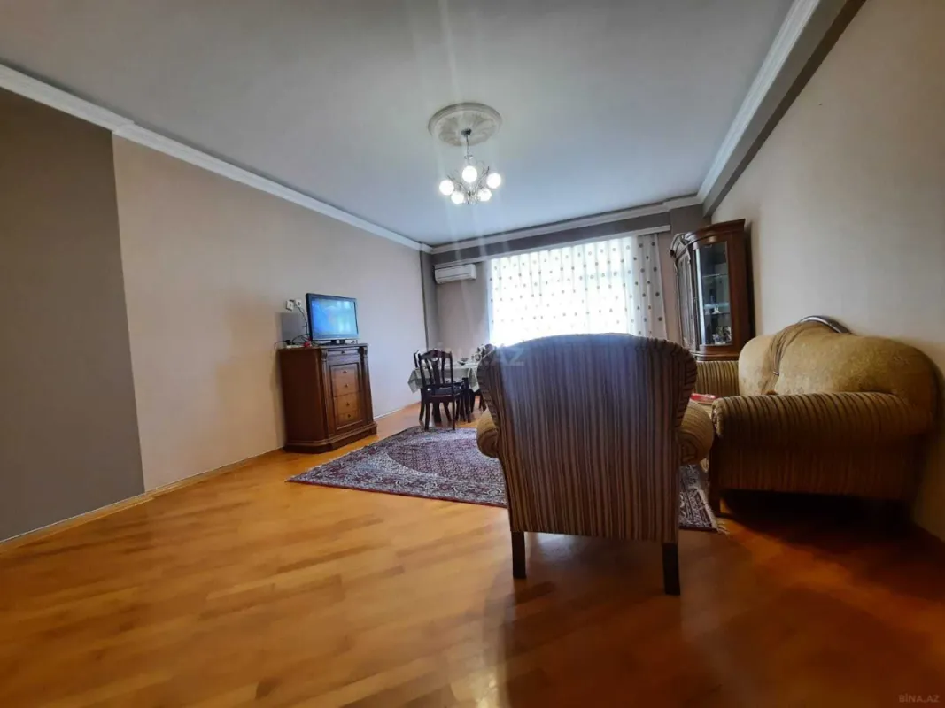 Satılır 3 otaqlı mənzil 141 m²