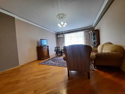 Satılır 3 otaqlı mənzil 141 m²