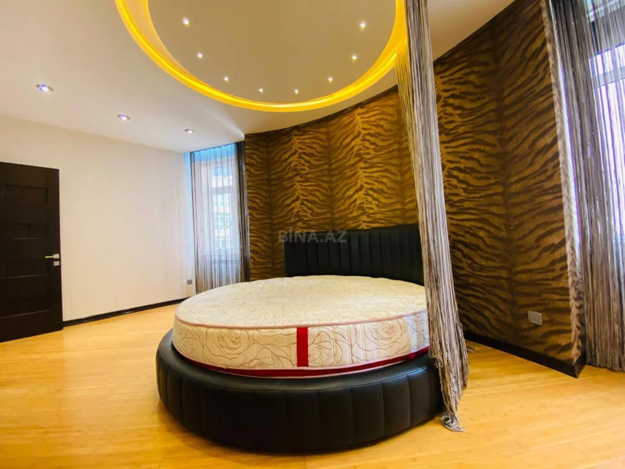 Kirayə verilir 3 otaqlı mənzil 120 m²