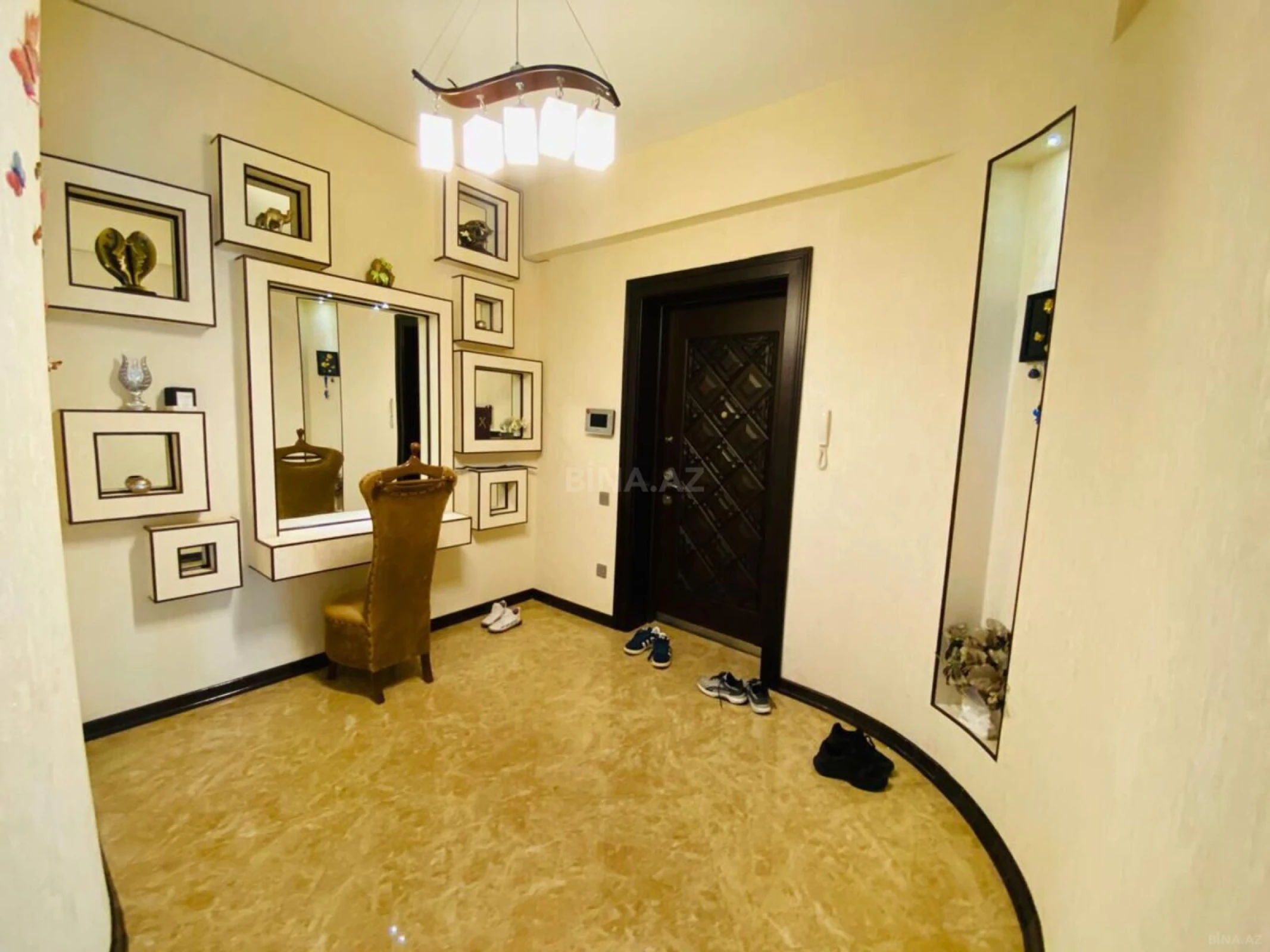 Kirayə verilir 3 otaqlı mənzil 120 m²