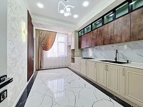 Satılır 2 otaqlı mənzil 77 m²