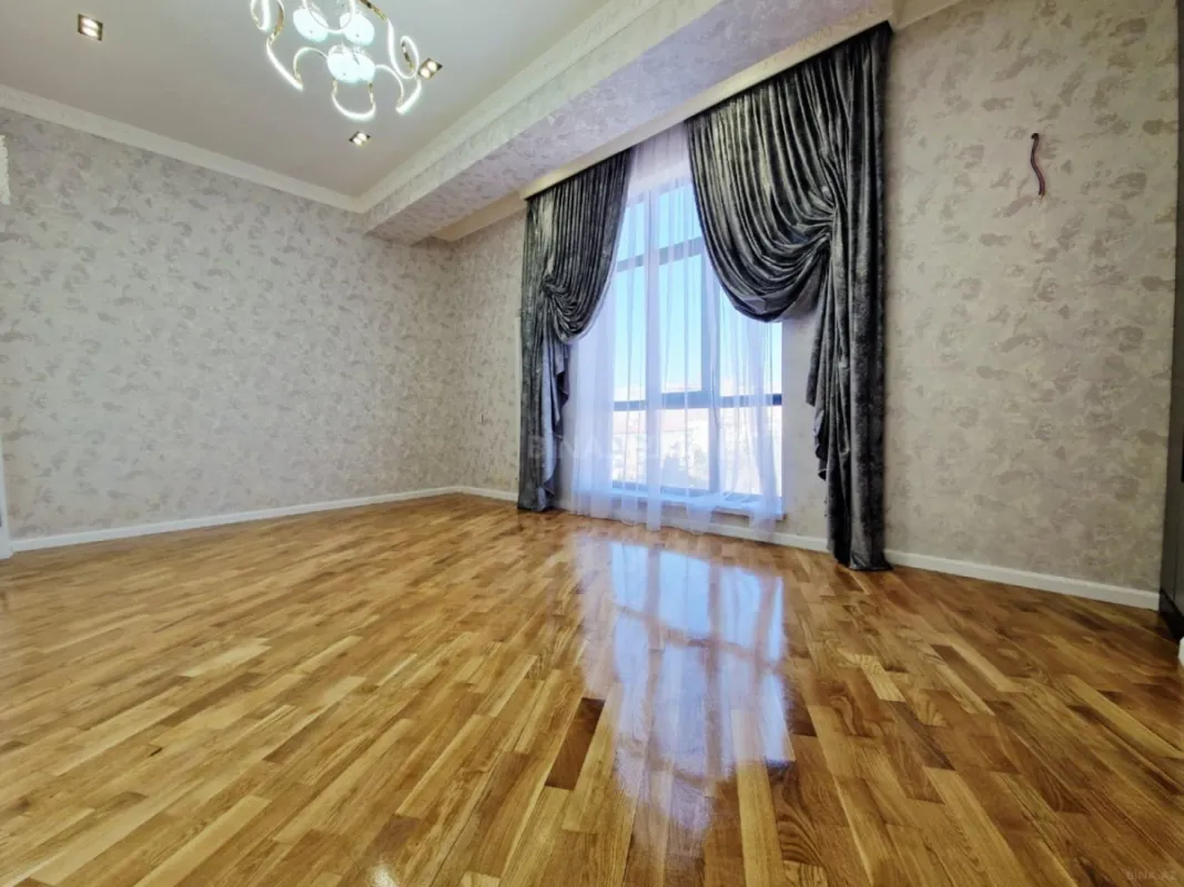 Satılır 2 otaqlı mənzil 77 m²