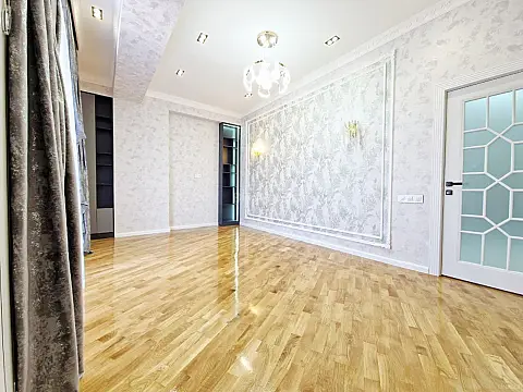 Satılır 2 otaqlı mənzil 77 m²