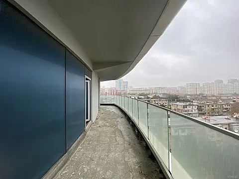 Satılır 4 otaqlı mənzil 239 m²