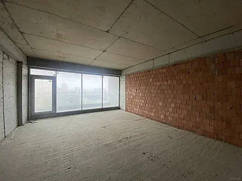Satılır 4 otaqlı mənzil 239 m²