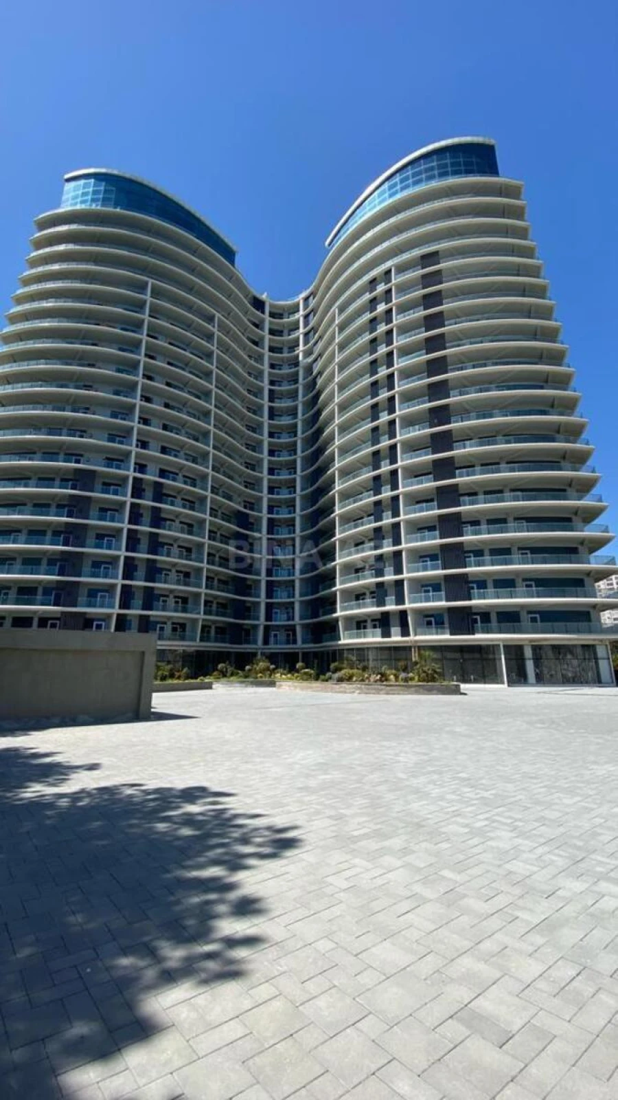 Satılır 4 otaqlı mənzil 239 m²