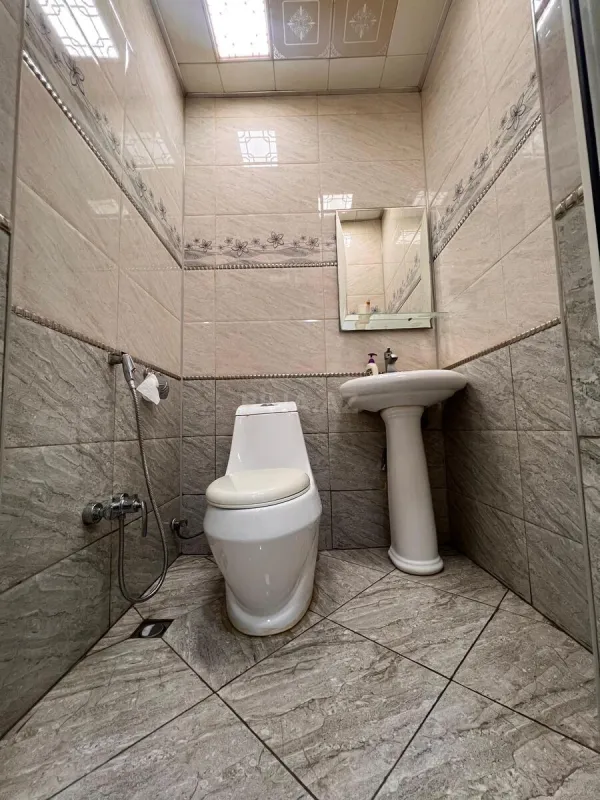 Satılır 4 otaqlı mənzil 160 m²