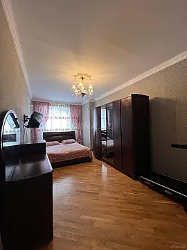 Satılır 4 otaqlı mənzil 160 m²