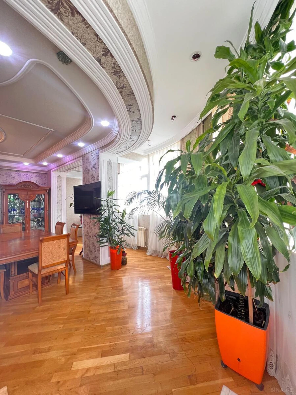 Satılır 4 otaqlı mənzil 160 m²