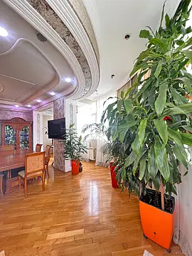 Satılır 4 otaqlı mənzil 160 m²