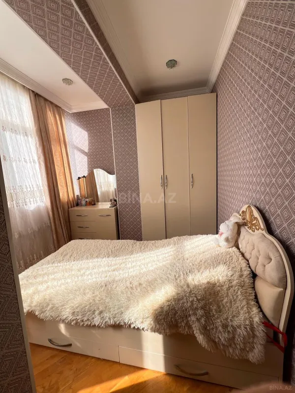 Satılır 4 otaqlı mənzil 160 m²