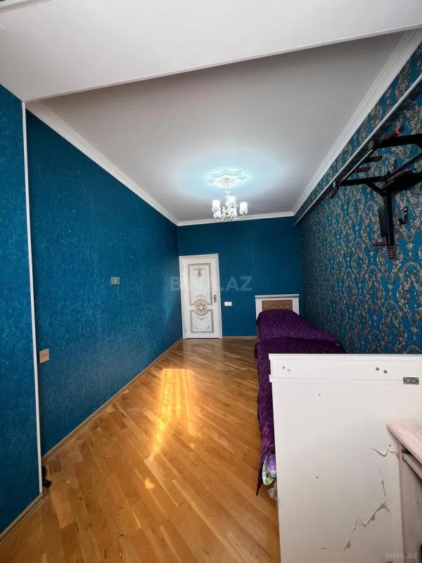 Satılır 4 otaqlı mənzil 160 m²