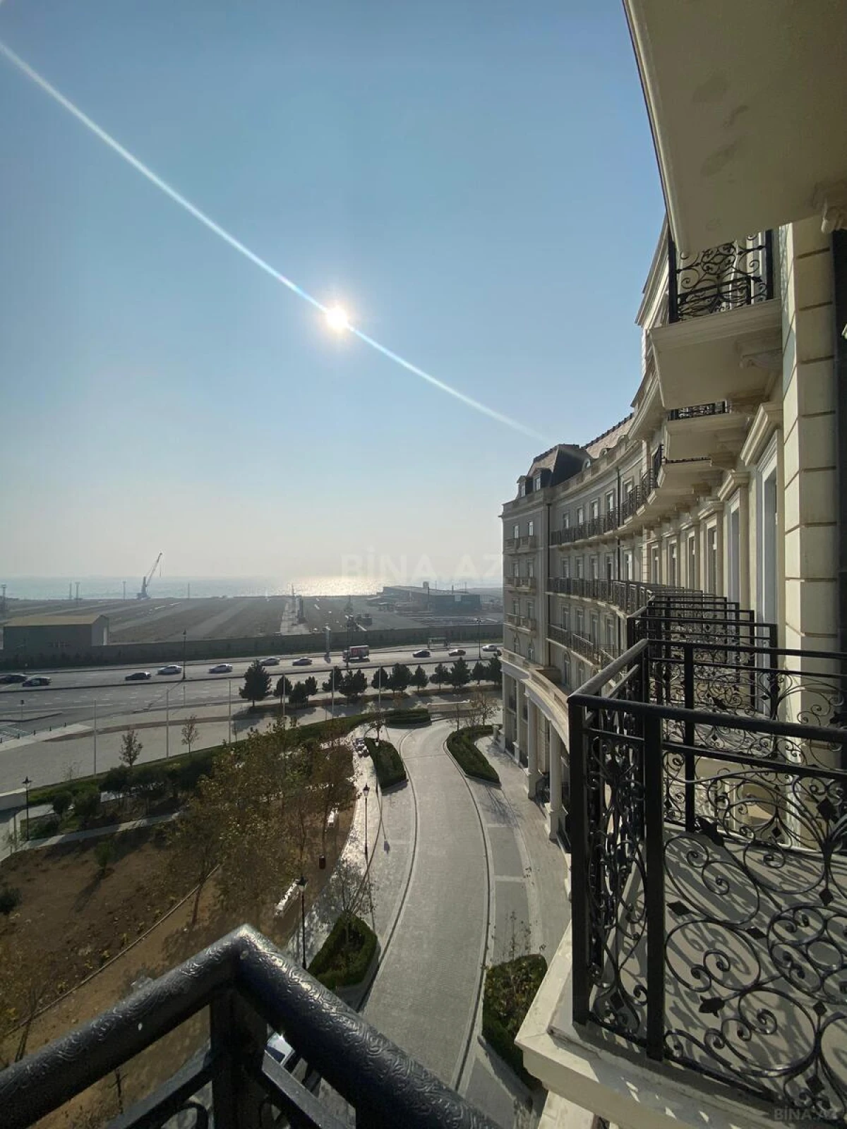 Kirayə verilir 3 otaqlı mənzil 119 m²