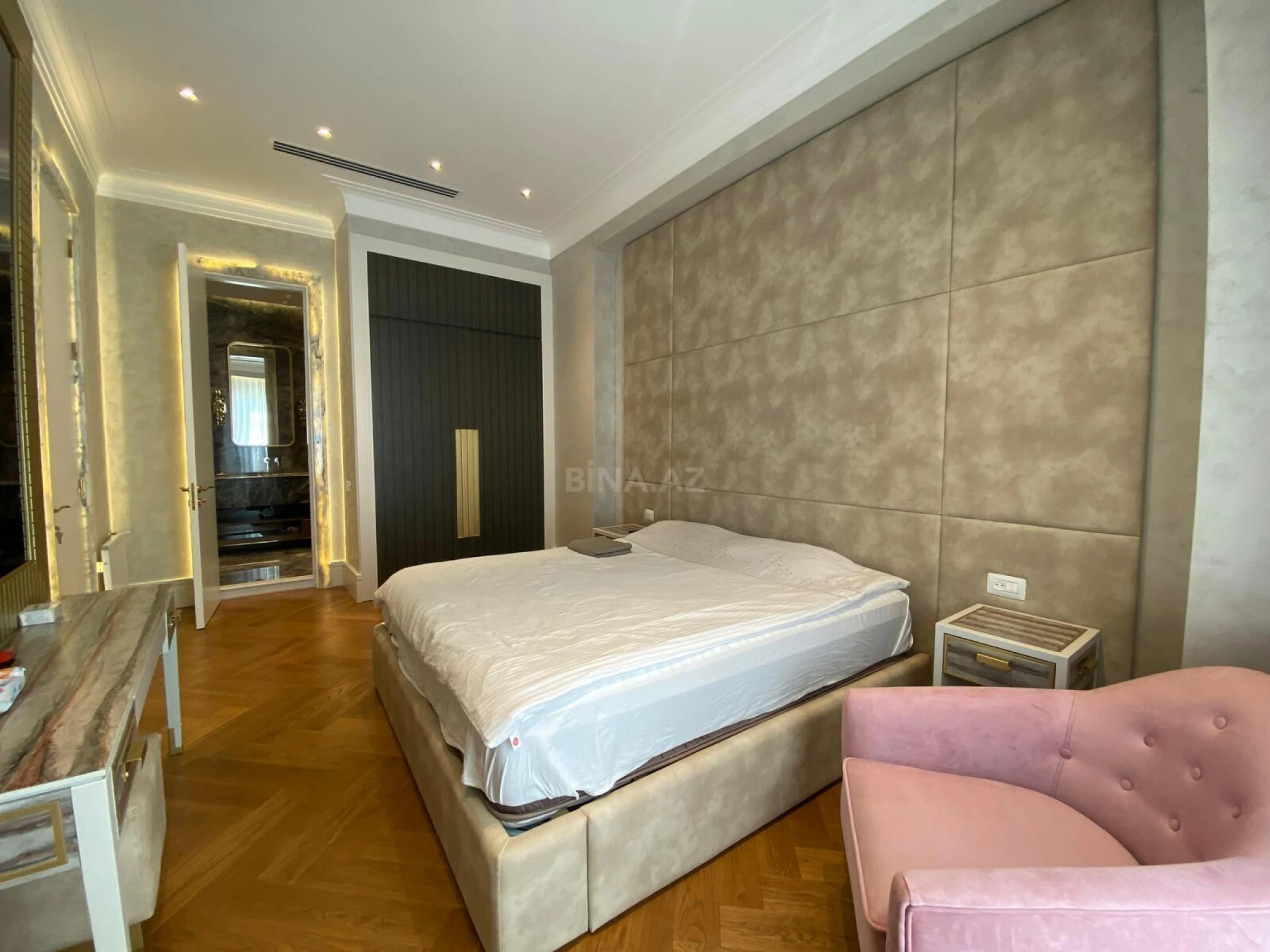 Kirayə verilir 3 otaqlı mənzil 119 m²