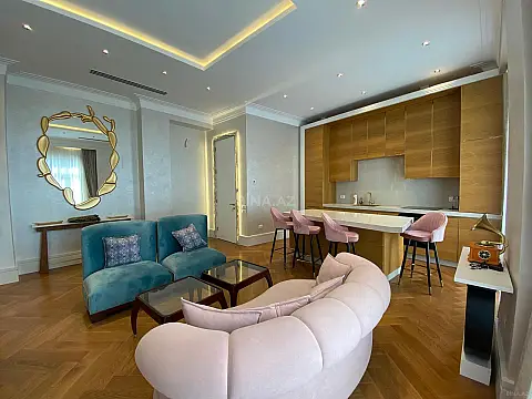 Kirayə verilir 3 otaqlı mənzil 119 m²