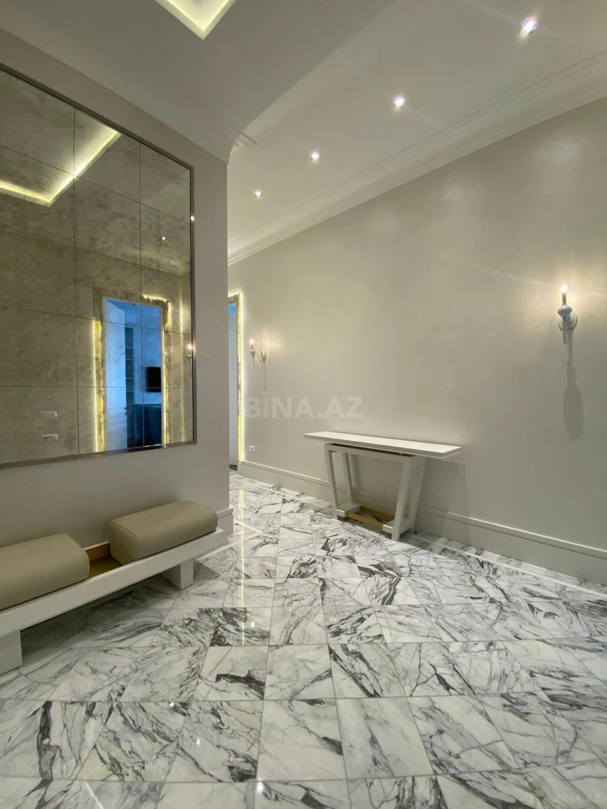 Kirayə verilir 3 otaqlı mənzil 119 m²