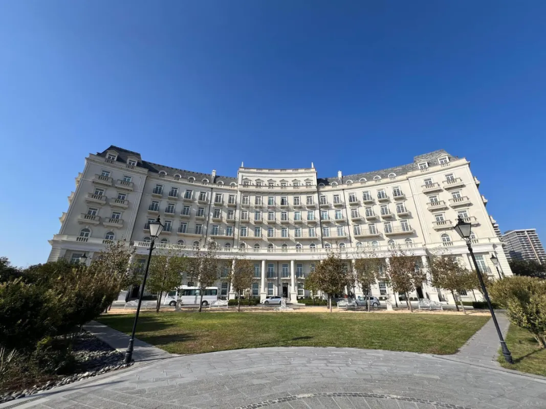 Kirayə verilir 3 otaqlı mənzil 119 m²