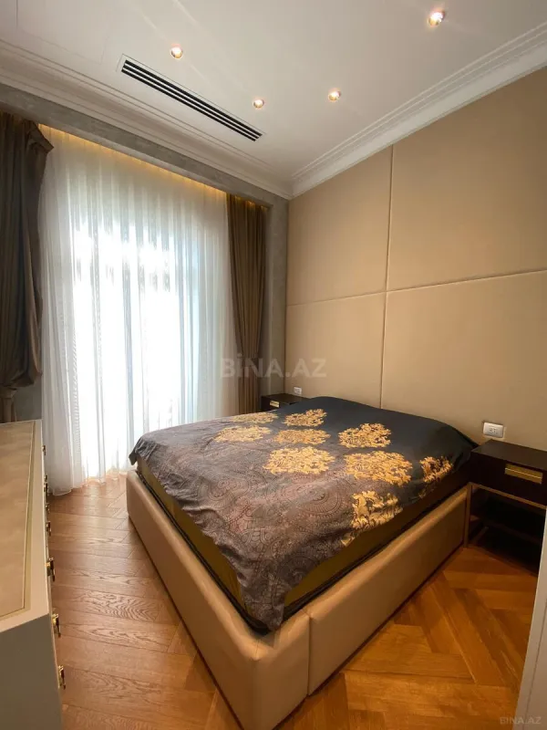 Kirayə verilir 3 otaqlı mənzil 119 m²