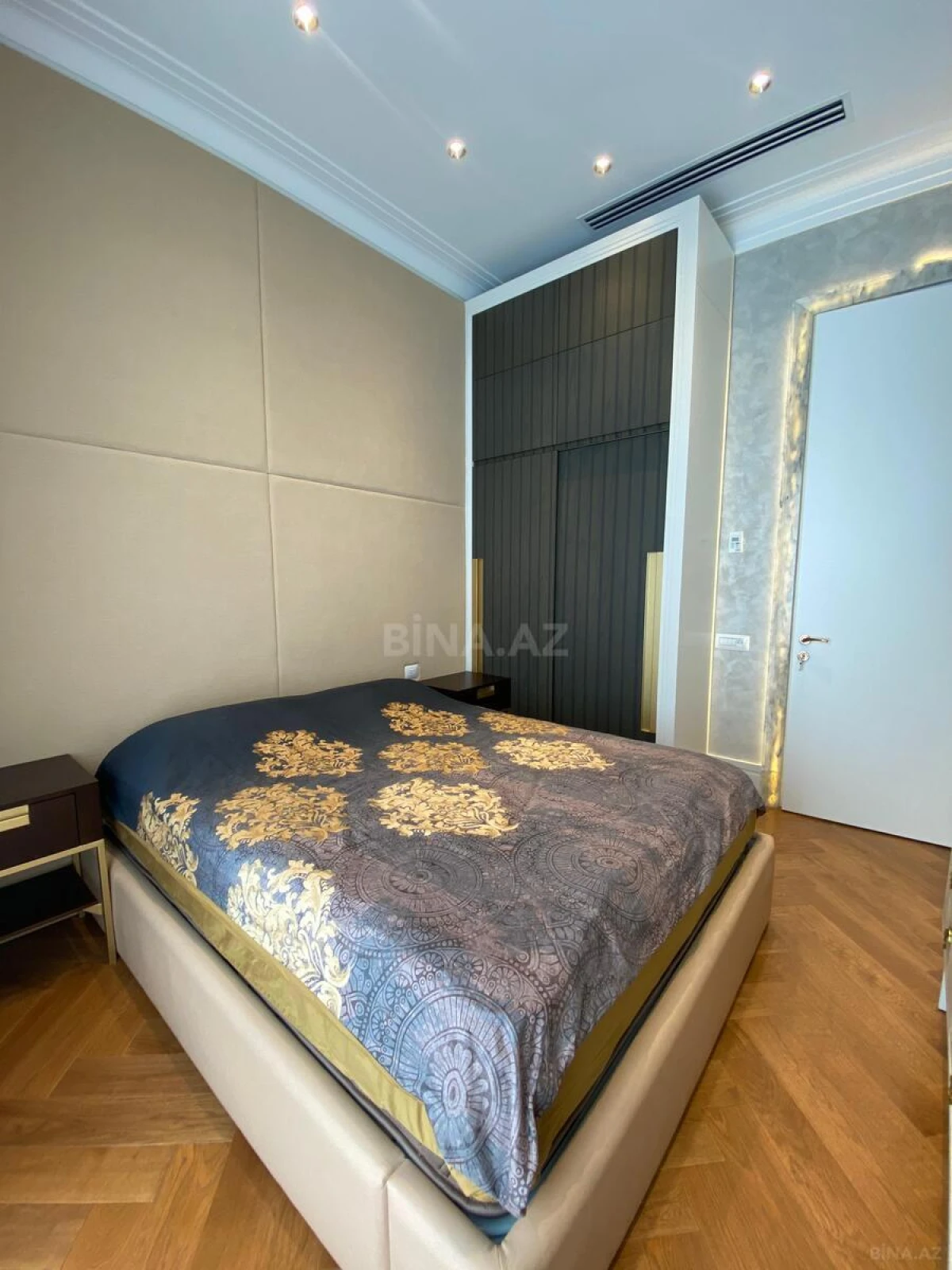 Kirayə verilir 3 otaqlı mənzil 119 m²