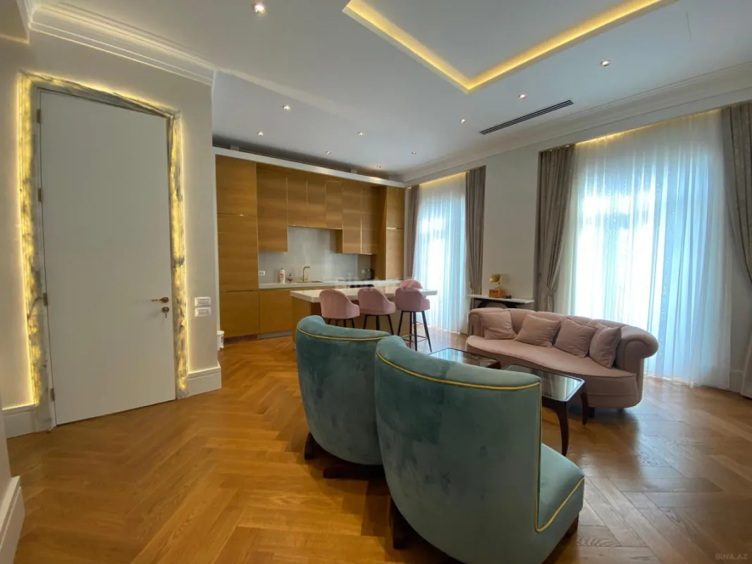 Kirayə verilir 3 otaqlı mənzil 119 m²