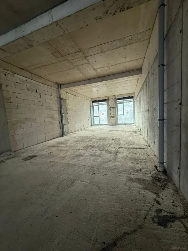 Satılır 4 otaqlı mənzil 266.8 m²