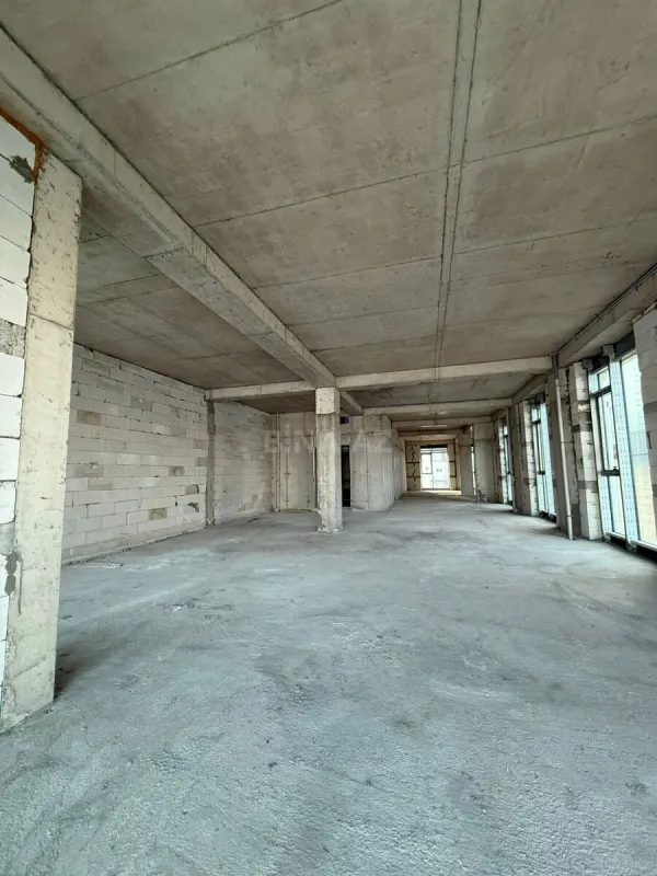 Satılır 4 otaqlı mənzil 266.8 m²