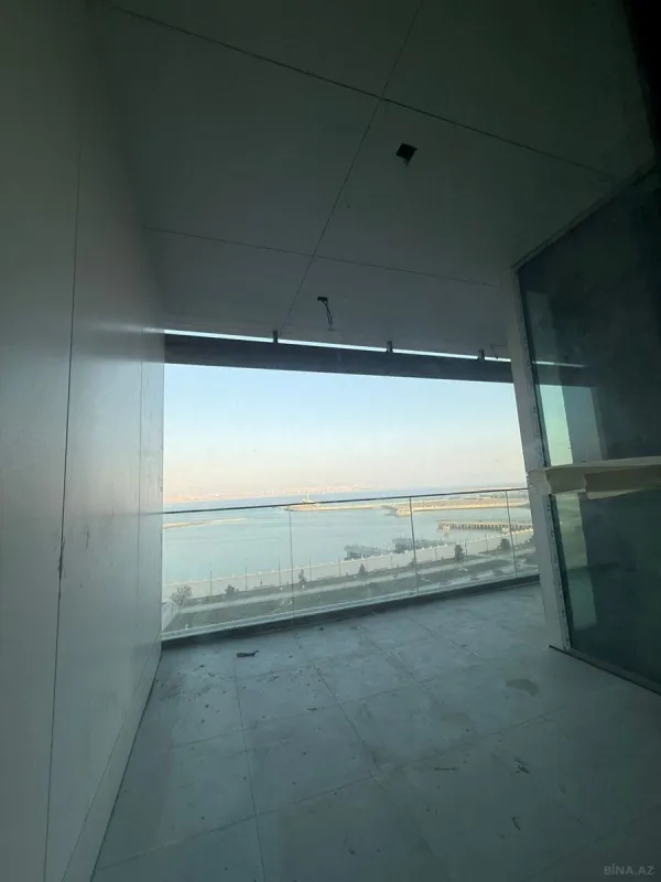 Satılır 4 otaqlı mənzil 266.8 m²