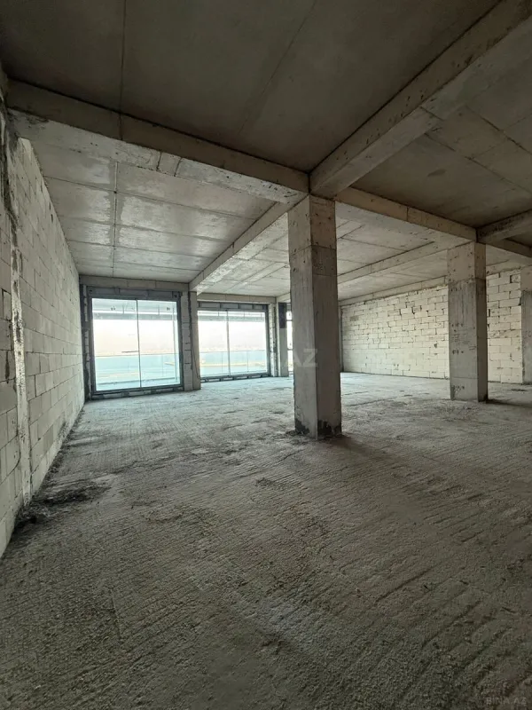 Satılır 4 otaqlı mənzil 266.8 m²