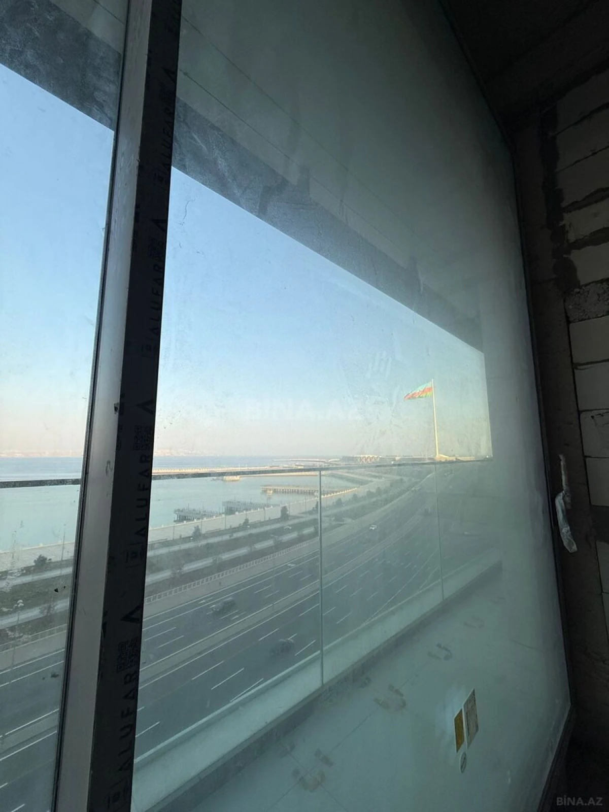 Satılır 4 otaqlı mənzil 266.8 m²