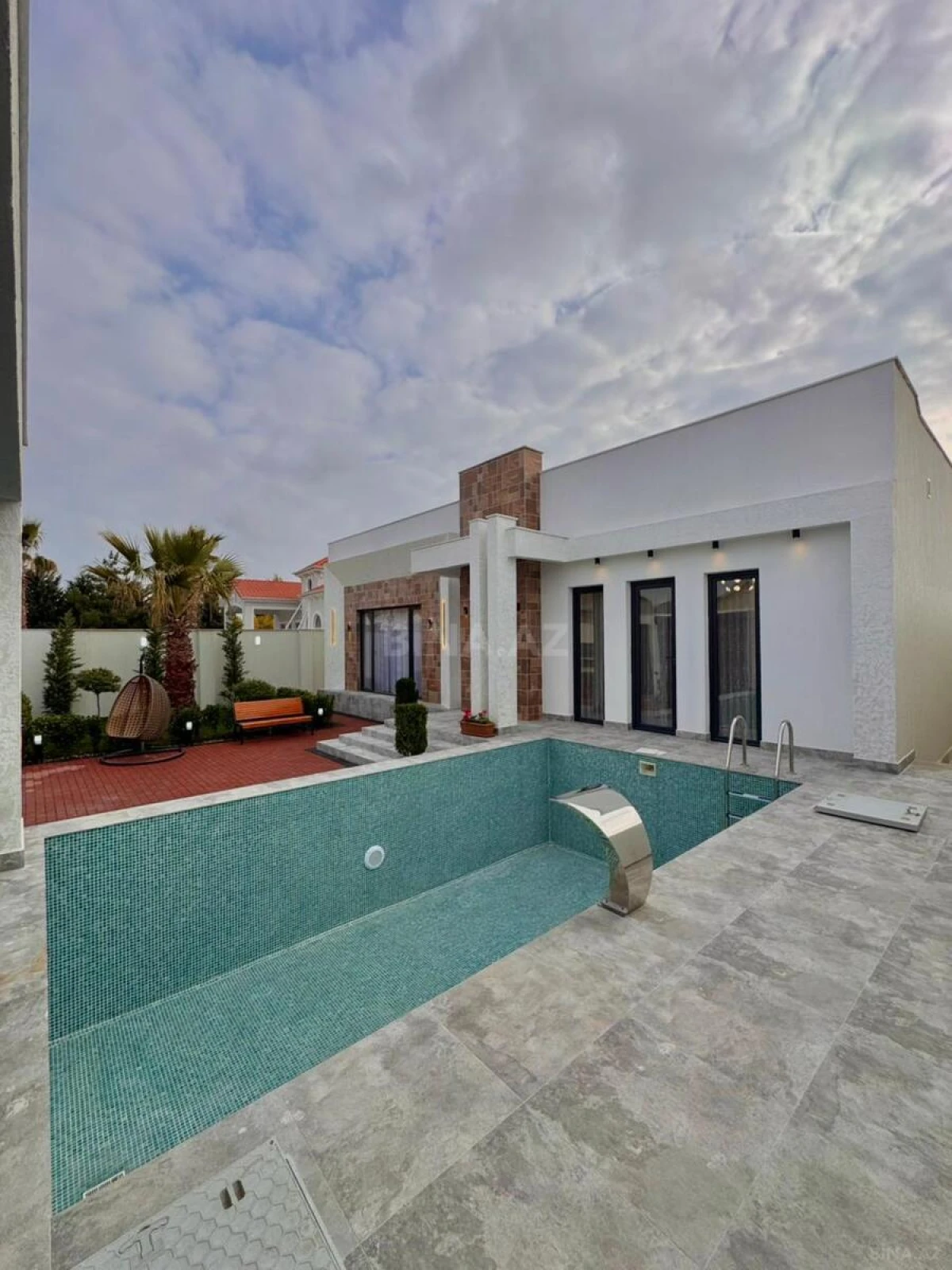 Satılır 4 otaqlı həyət evi 180 m²