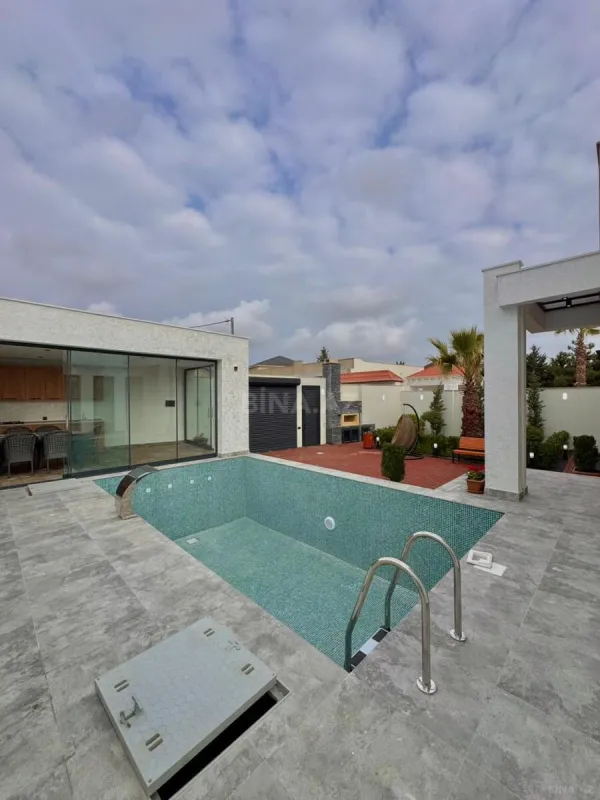 Satılır 4 otaqlı həyət evi 180 m²