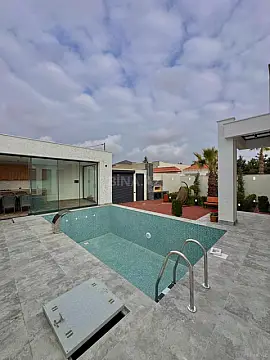 Satılır 4 otaqlı həyət evi 180 m²