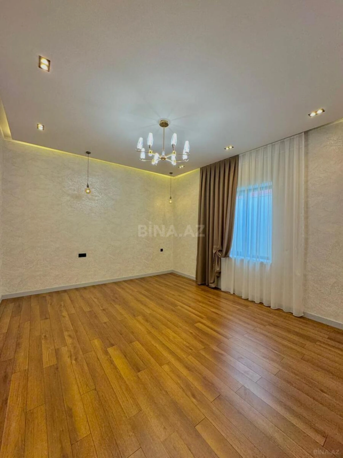 Satılır 4 otaqlı həyət evi 180 m²