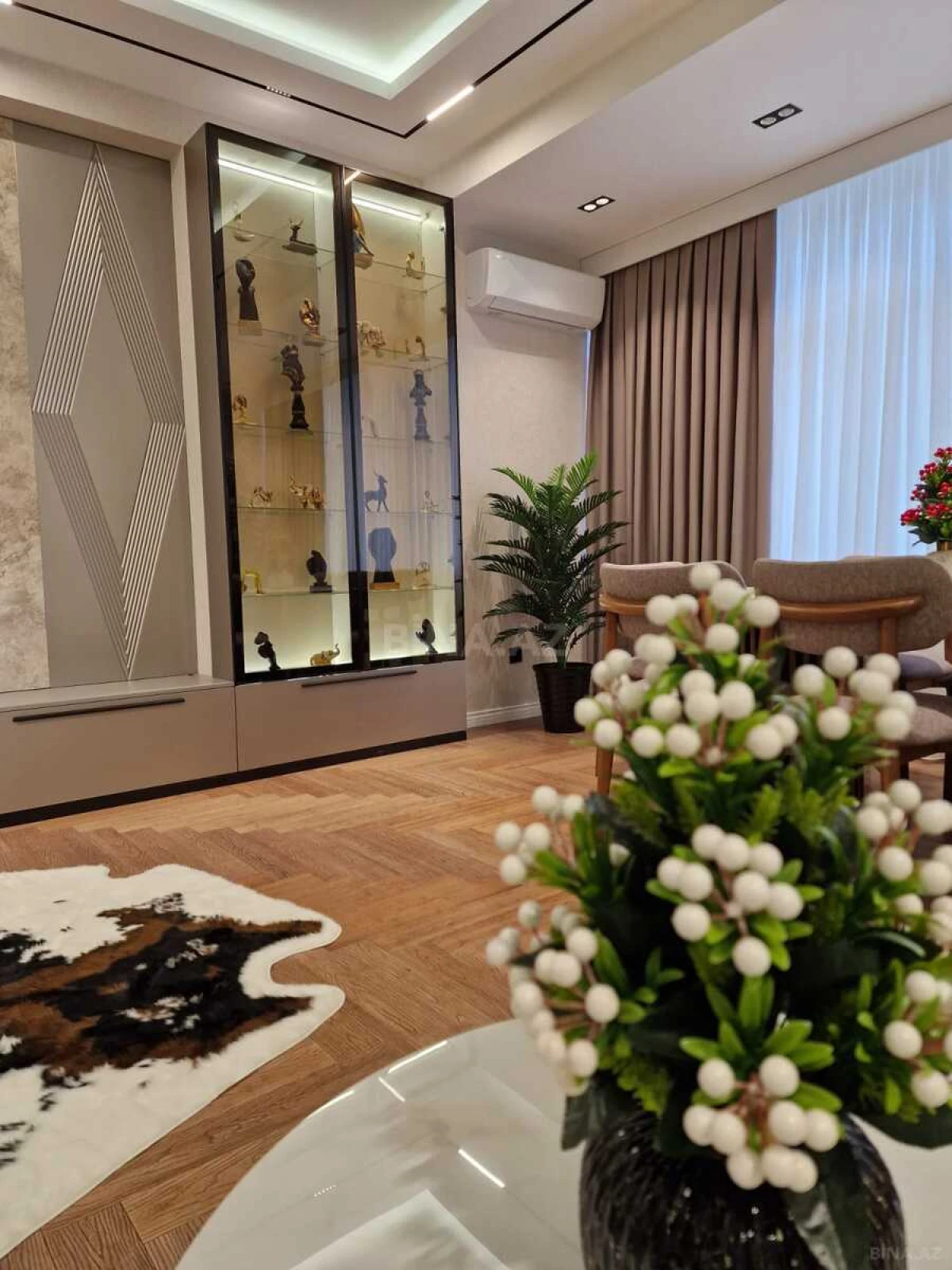 Satılır 3 otaqlı mənzil 112 m²