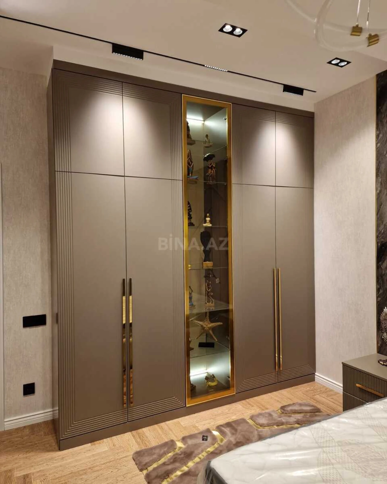 Satılır 3 otaqlı mənzil 112 m²