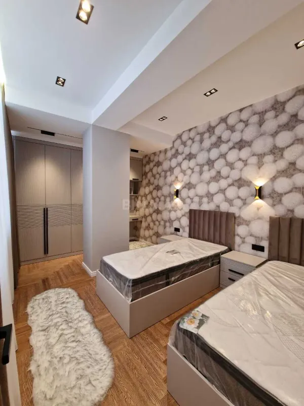 Satılır 3 otaqlı mənzil 112 m²
