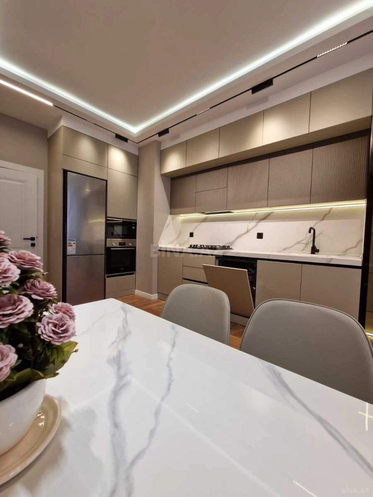 Satılır 3 otaqlı mənzil 112 m²