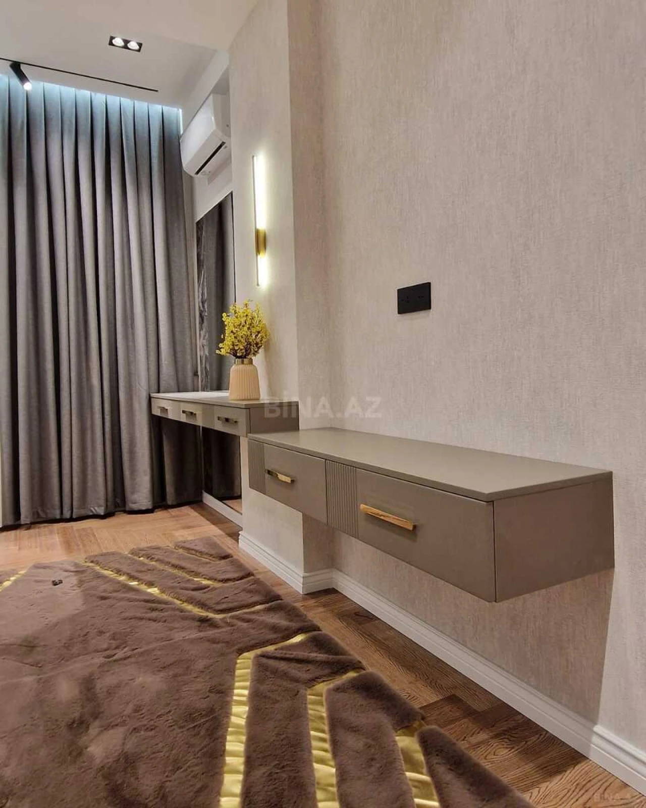 Satılır 3 otaqlı mənzil 112 m²