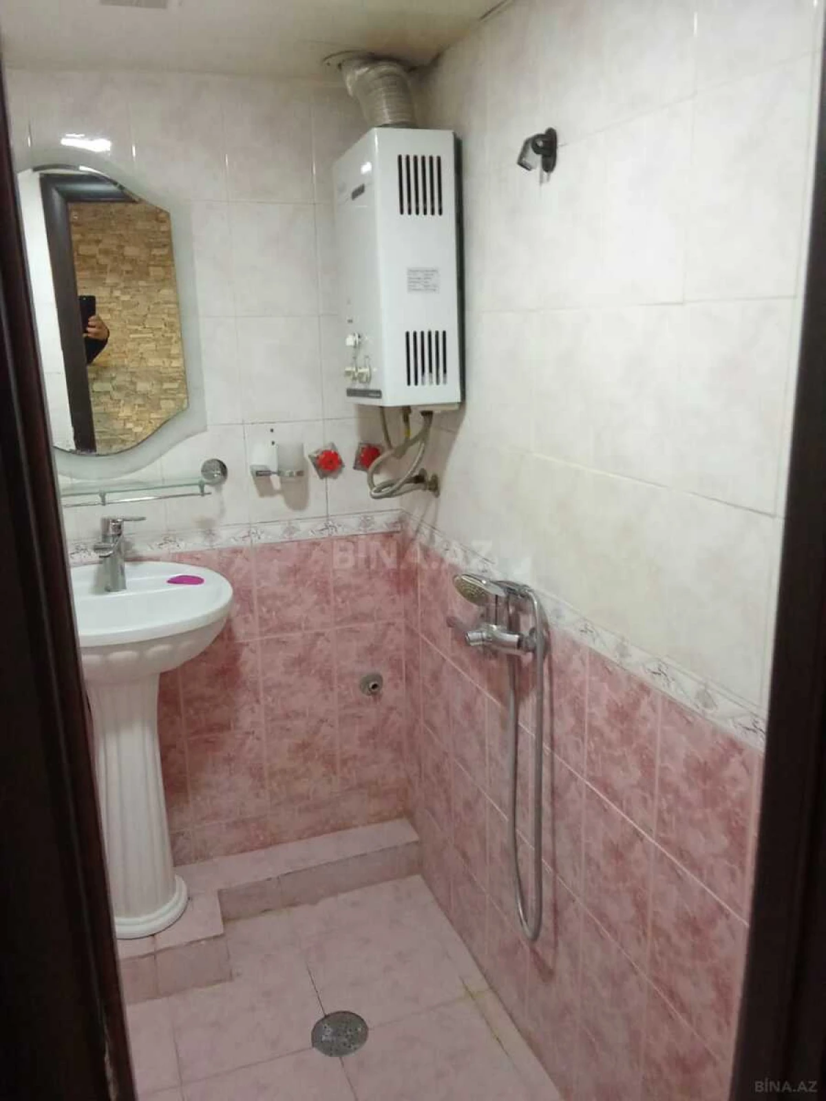 Kirayə verilir 2 otaqlı mənzil 60 m²