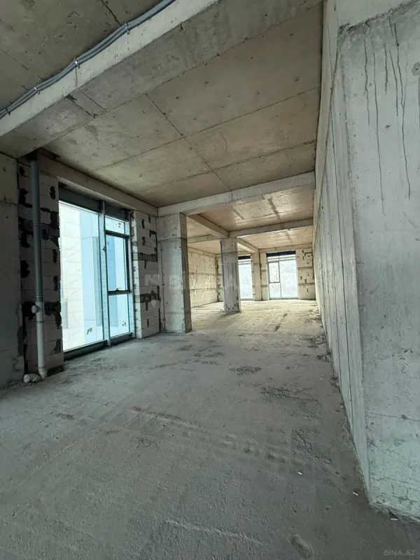 Satılır 4 otaqlı mənzil 266.8 m²