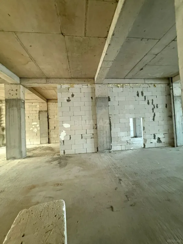 Satılır 4 otaqlı mənzil 266.8 m²