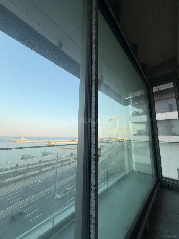 Satılır 4 otaqlı mənzil 266.8 m²